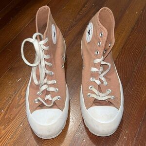 Tan platform converse